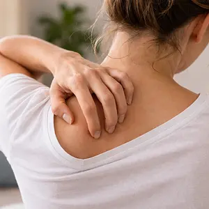 Dlaczego plecy swędzą zawsze wtedy, gdy nie sięgasz? O tajemniczym „przycisku stop” TRPV4 w mózgu