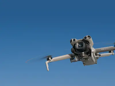 DJI Mini 5 Pro – kompaktowy dron z profesjonalnymi możliwościami