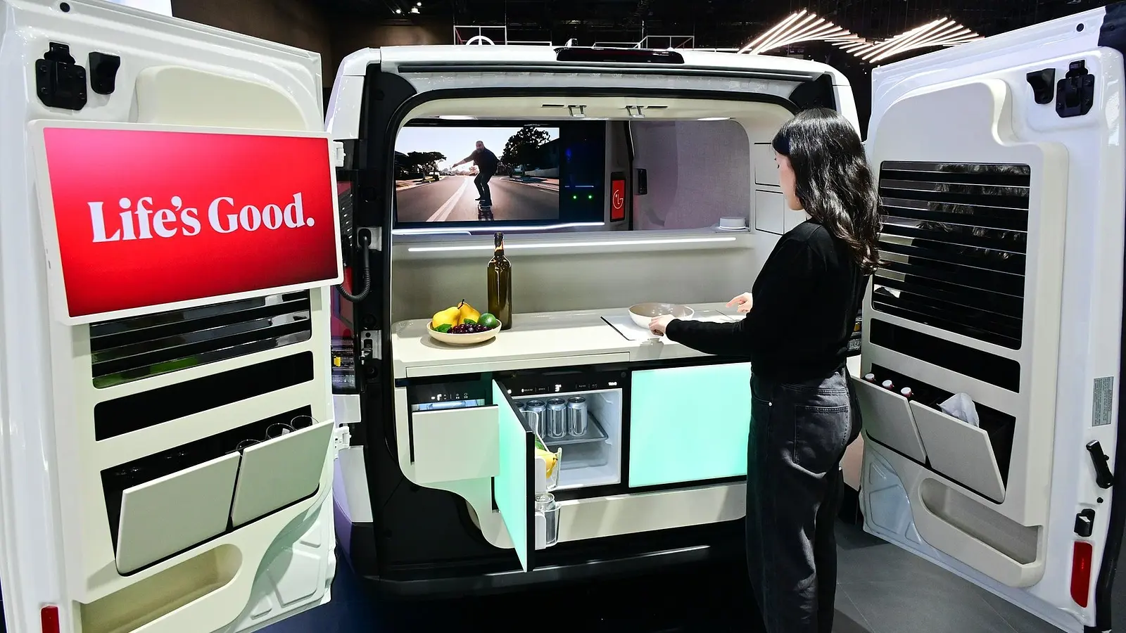 Spielraum. LG współpracuje z Kia, aby zaprezentować rozwiązania mobilne oparte na sztucznej inteligencji